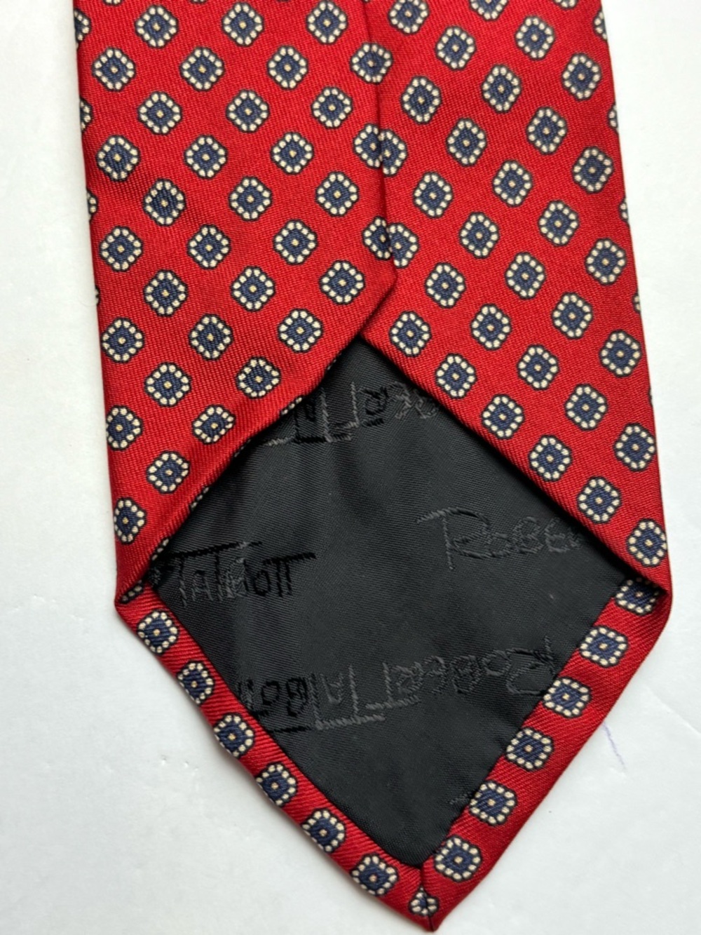 Robert Talbott for A.O.White Classic Red Silk tie - Picture 7 of 7
